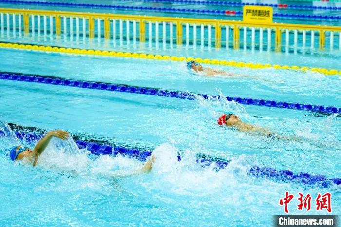 两岸暨香港青少年泳手厦门海沧集结，切磋泳技