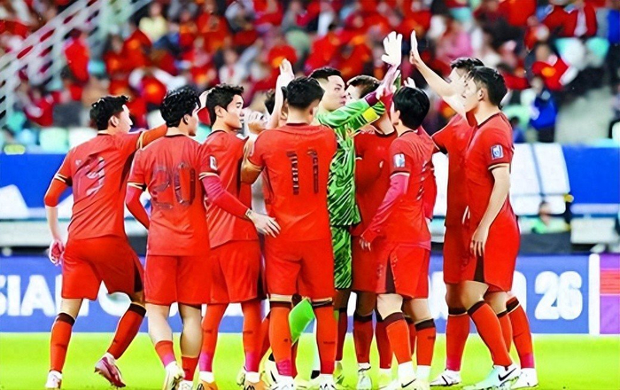 克雷桑独造两球助鲁能力克国安 韩鹏接任主帅引