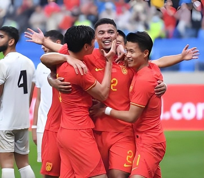 克雷桑独造两球助鲁能力克国安 韩鹏接任主帅引