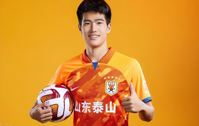 克雷桑独造两球助鲁能力克国安 韩鹏接任主帅引