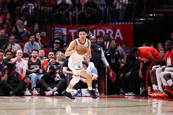 快船险胜灰熊 桑德斯表现起伏引关注