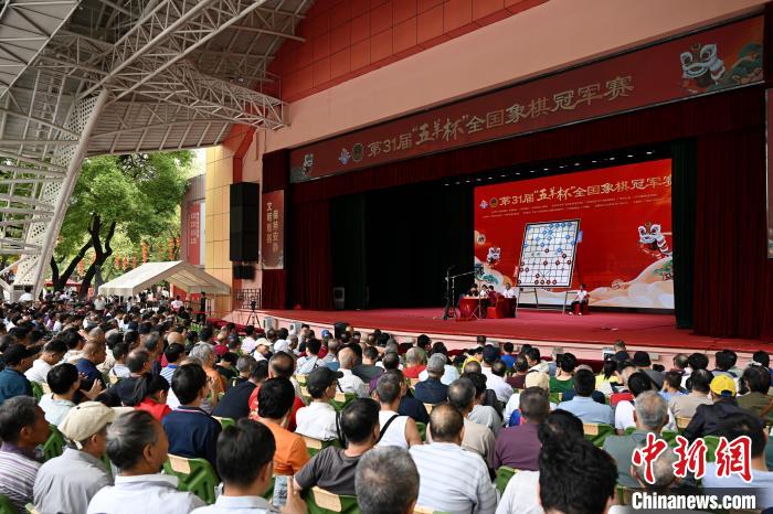 曹岩磊险胜王禹博问鼎“五羊杯”冠军