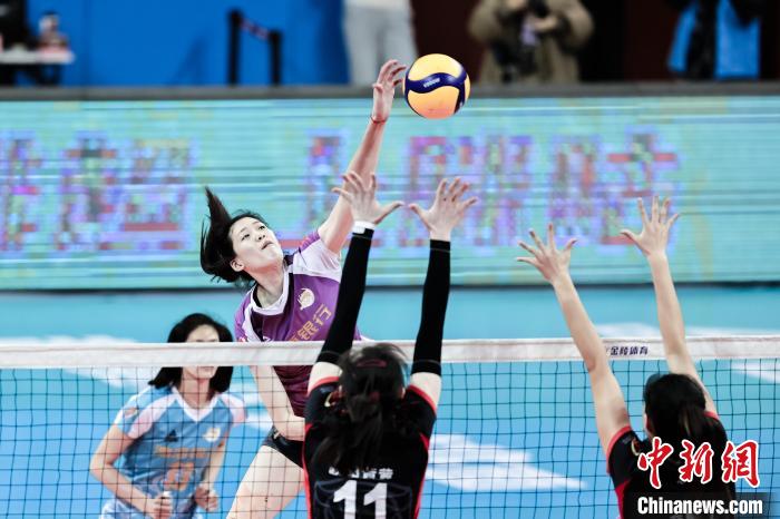 李盈莹率天津女排卫冕联赛冠军备战巴黎奥运