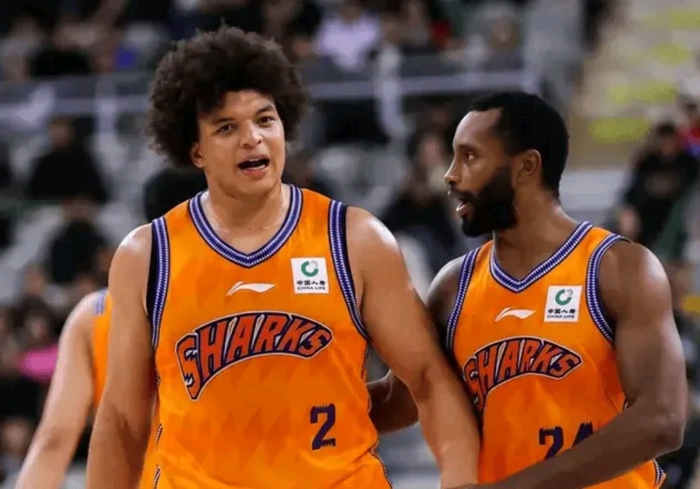 上海男篮外援洛夫顿消极表现引关注 教练矛盾影