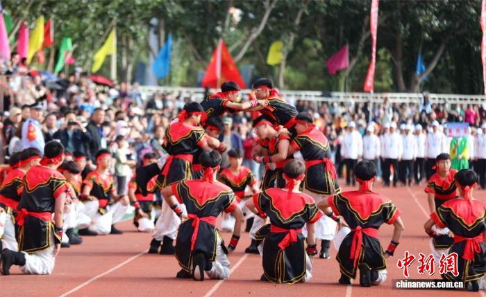 达斡尔族区举办民族体育运动会 民族传统与现代