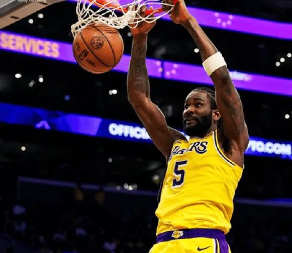 艾顿低迷成湖人三连败主因 球队内忧外患难挽颓